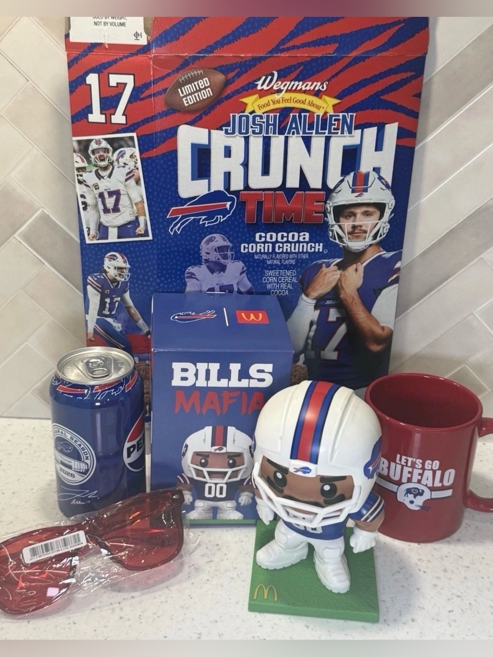 McDonald's NFL Buffalo Bills Football Player
Figure w/ Box 2026 + 4 Bonus Items